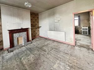 Lounge- click for photo gallery